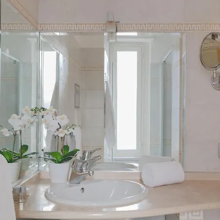 Residenza Il Giglio Πανσιόν *
