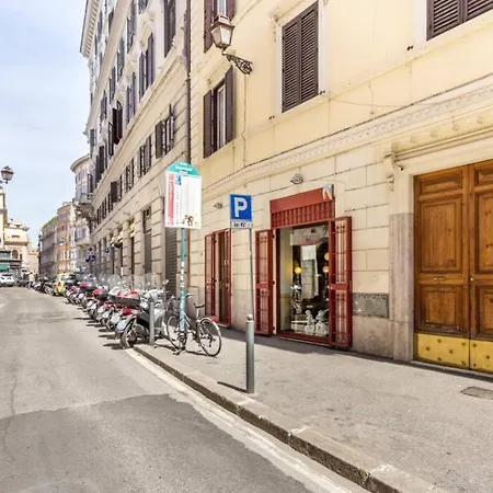 FilippoNeri 112, via dei Banchi Vecchi *