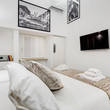 Apartment Unoseitre - Luxury & Rome