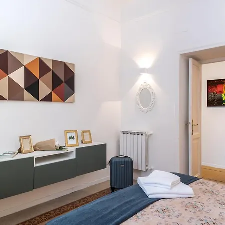 Interno 6 San Pietro * Roma