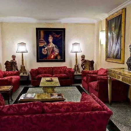 Mondial Hotel 4*