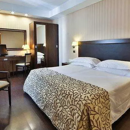 Hotel Mondial 4*