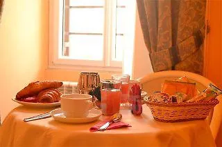 Bed & Breakfast Le Di Via Ottaviano - In 2*