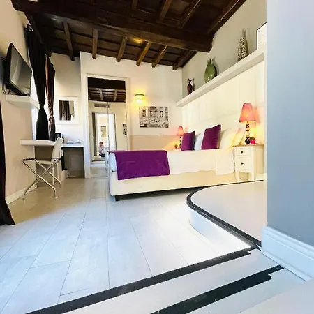 Town House Spagna- Luxury Rooms With Jacuzzi Bath Guest house *