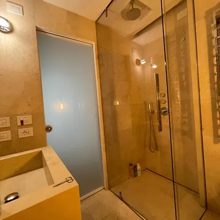 Bes Colosseo Suites