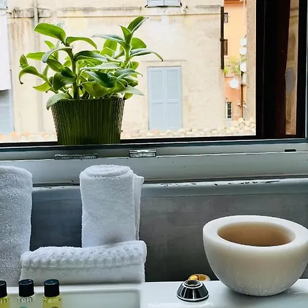 Town House Spagna- Luxury Rooms With Jacuzzi Bath Guest house Rome