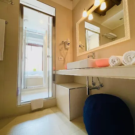 Town House Spagna- Luxury Rooms With Jacuzzi Bath Rome
