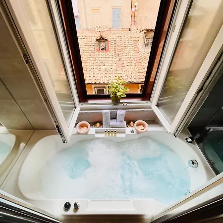 Town House Spagna- Luxury Rooms With Jacuzzi Bath