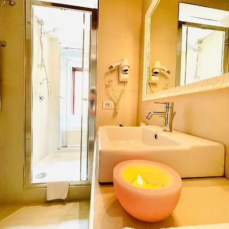 Town House Spagna- Luxury Rooms With Jacuzzi Bath Guest house Rome