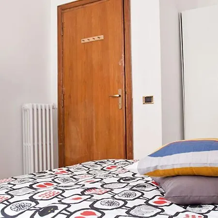 Kamchu Apartments: Ada Roma