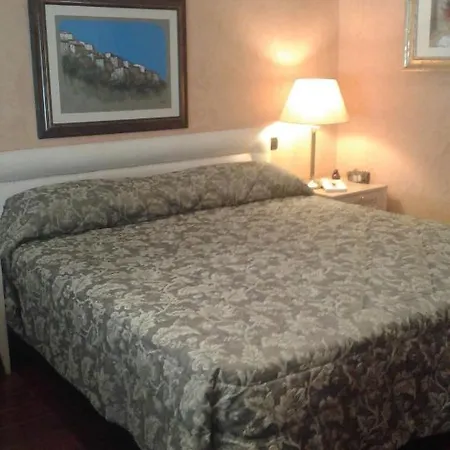 Colosseo Hotel 2*
