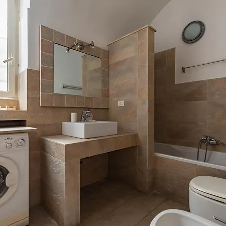 Trinita Dei Monti Piazza Di Spagna, 2*