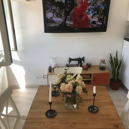 Colosseum Street Apartment Rome