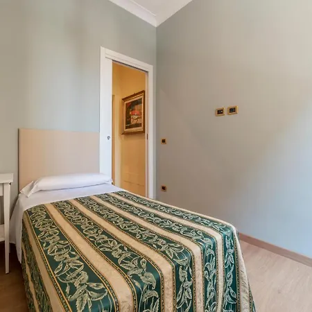 Termini Station Elegant And Roomy Apartamento *