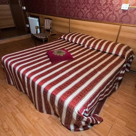 Artromano Hotel 2*