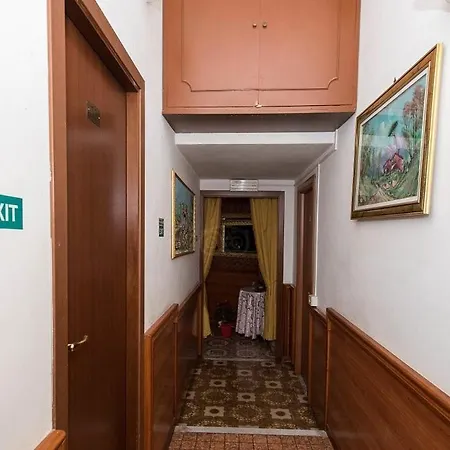 Hotel Artromano 2*