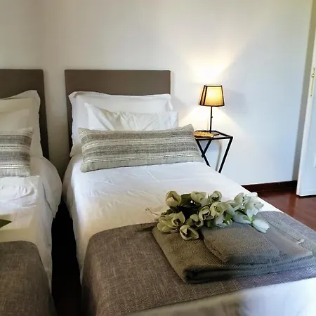 Emi's Bed & Breakfast 2*