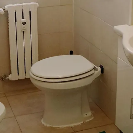 Kamchu Apartments: Viale Libia Guest house Rome