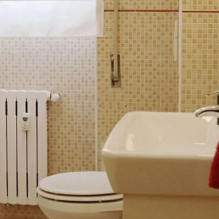 Kamchu Apartments: Viale Libia Guest house Rome