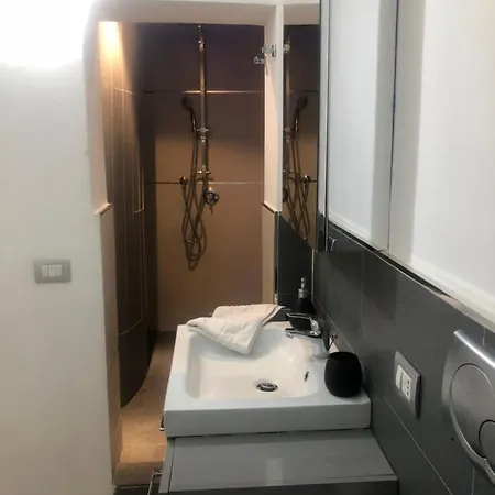 Colosseum Street Apartment Rome