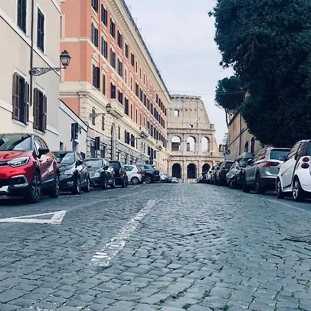 Colosseum Street Apartment *