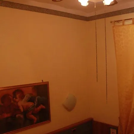 Yiennese Two Bed & Breakfast *
