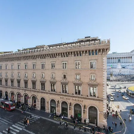 Piazza Venezia White