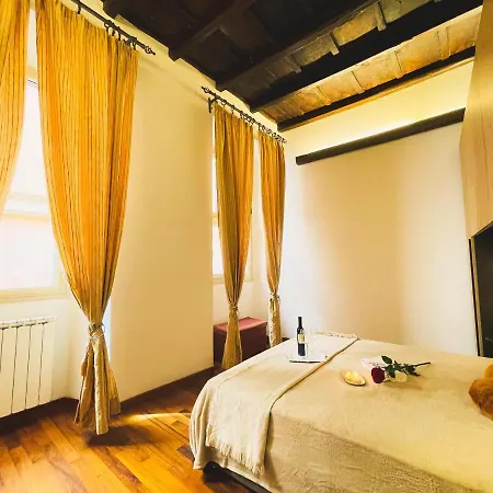 Trevi Fountain Luxury Apartment