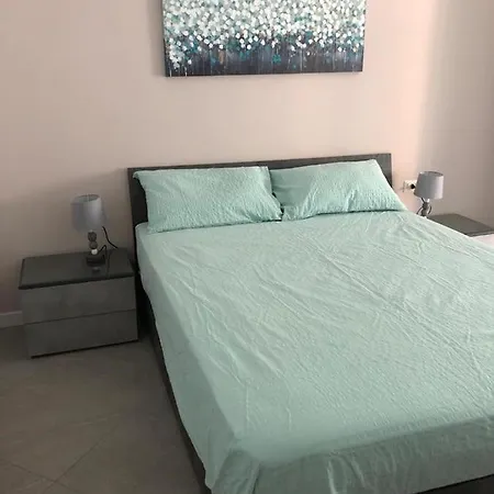 Furio Camillo Luminoso Apartment