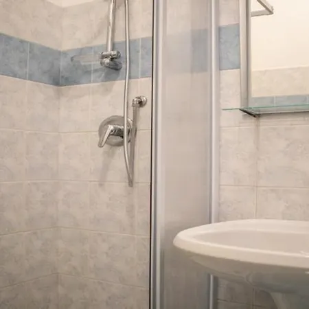 Kamchu Apartments: Viale Somalia Guest house