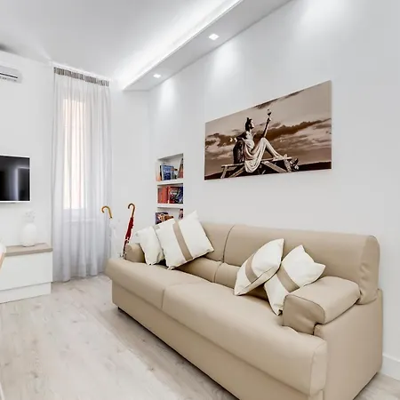 Bmga L The White Crown In Testaccio * Rome