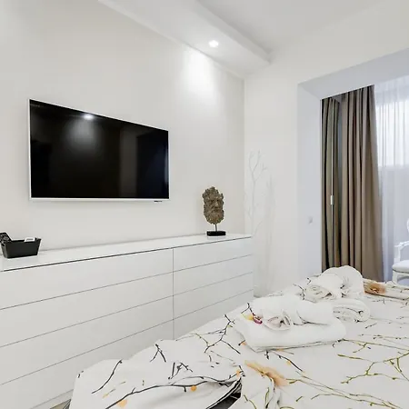 Apartment Bmga L The White Crown In Testaccio Rome