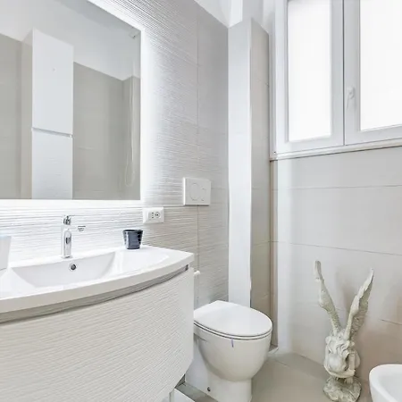 Apartment Bmga L The White Crown In Testaccio Rome