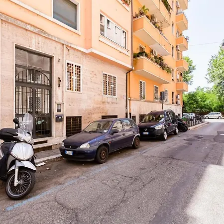 Bmga L The White Crown In Testaccio