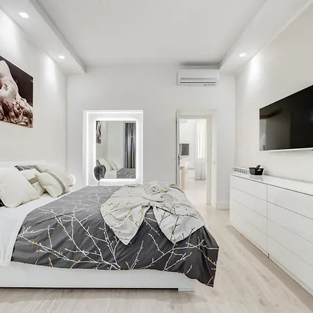 Bmga L The White Crown In Testaccio Apartment Rome