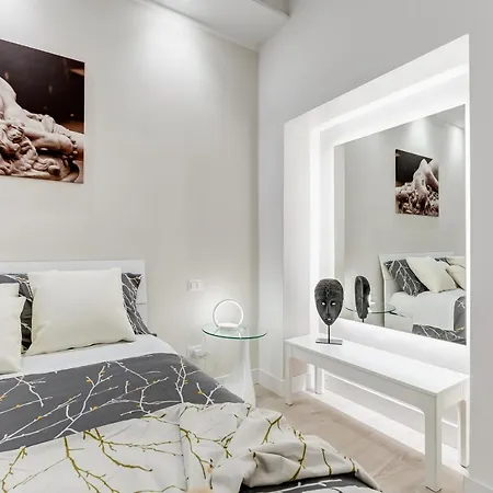 Bmga L The White Crown In Testaccio Apartment Rome