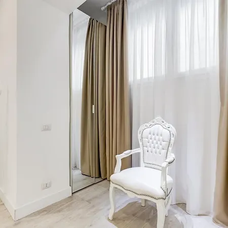 Bmga L The White Crown In Testaccio Rome