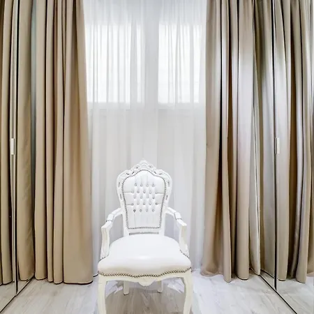 Bmga L The White Crown In Testaccio Rome
