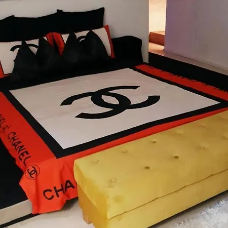 Giulia's Luxury Trevi Apartment