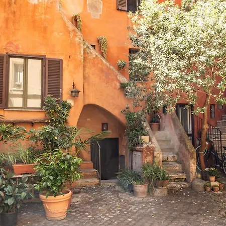 Casa vacanze The Red House at Arco degli Acetari Roma