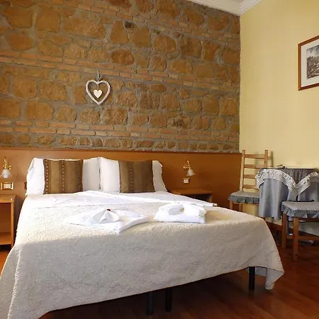 Delia Hotel 2*