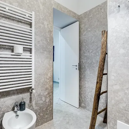 Crystal Trevi Fountain - Romedreamhome Rome