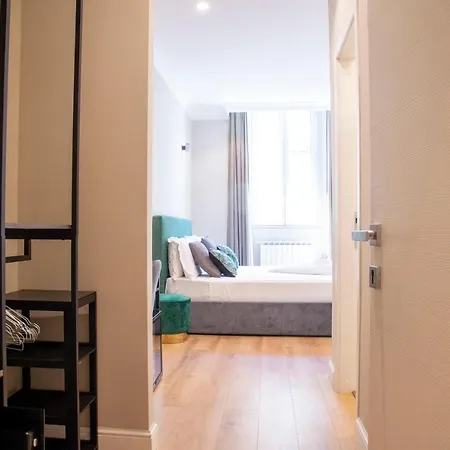 Ad Tritone Guest house 2*