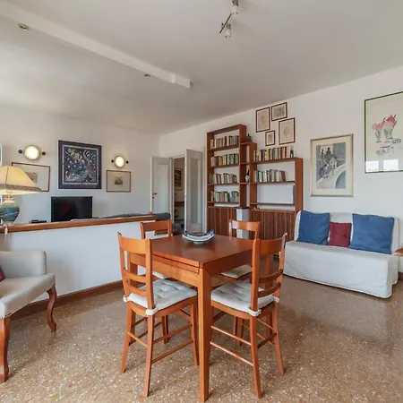 Apartment Roomy And Bright With Terrace *