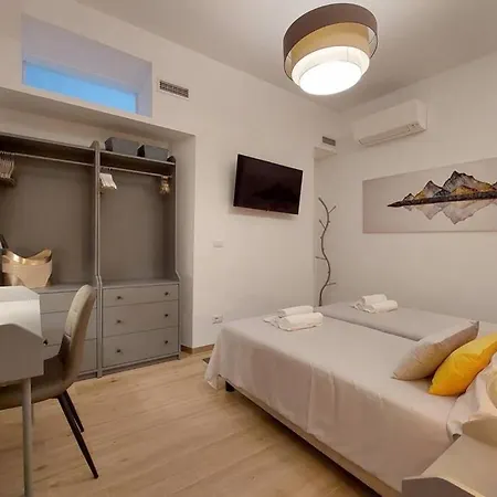 דירה Aventino Contemporary