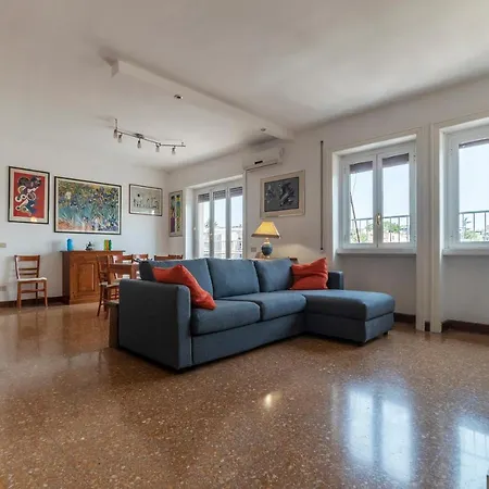 Roomy And Bright With Terrace * Rome