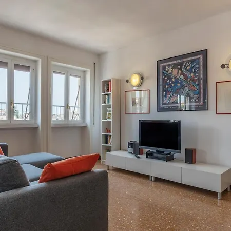 Apartment Roomy And Bright With Terrace *