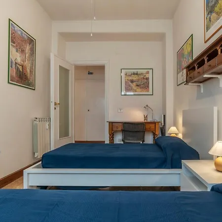 Roomy And Bright With Terrace Apartment Rome