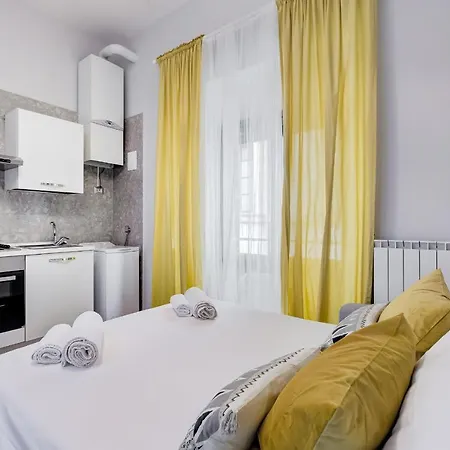 Crystal Trevi Fountain - Romedreamhome Apartment *