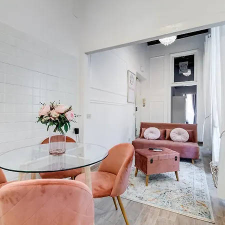 Trevi Fountain - Romedreamhome *